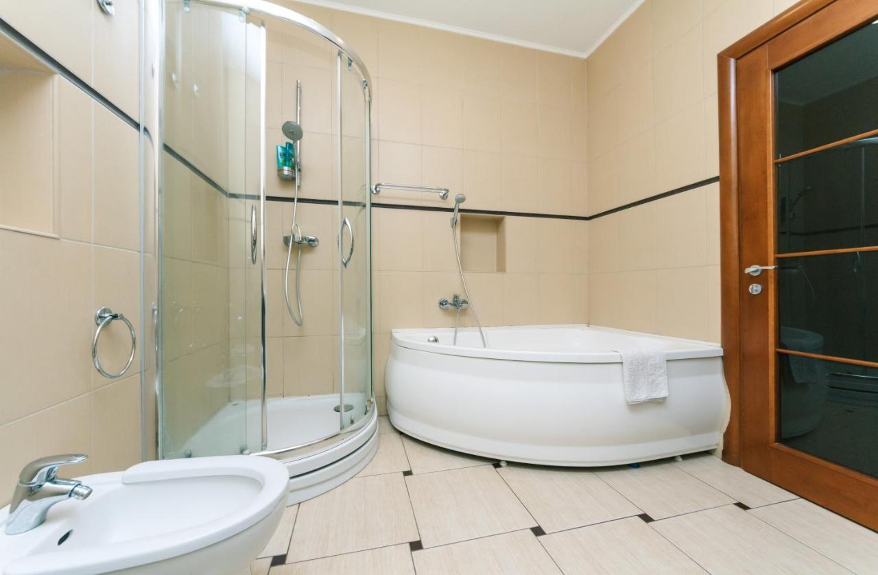 в тихом месте шумного мегаполиса Apartment Kyiv
